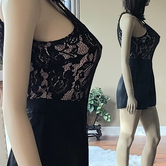 CLASSY BLACK LACE  ROMPER - Picture 2 of 9